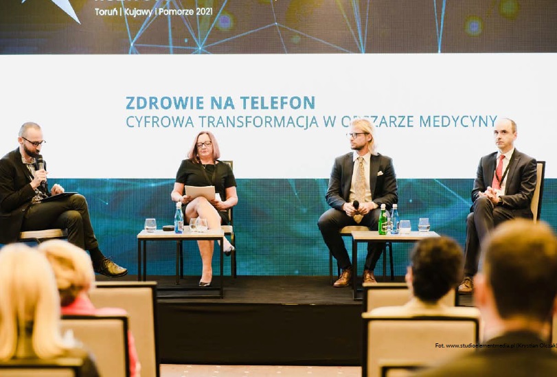 Panel dyskusyjny „Zdrowie na telefon – cyfrowa transformacja w obszarze medycyny” odbył się podczas Regionalnego Forum Innowacji.