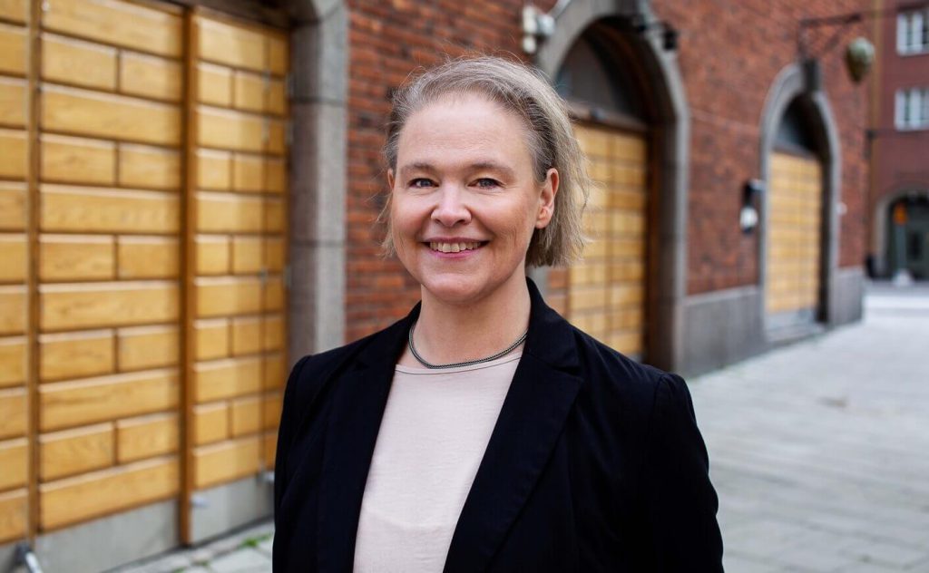 Maria Bäcklund Hassel, z zawodu farmaceutka, pracuje obecnie w Szwedzkiej Agencji e-Zdrowia