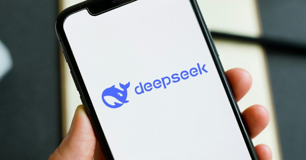 Chiński model DeepSeek to tańszy odpowiednik ChatGPT