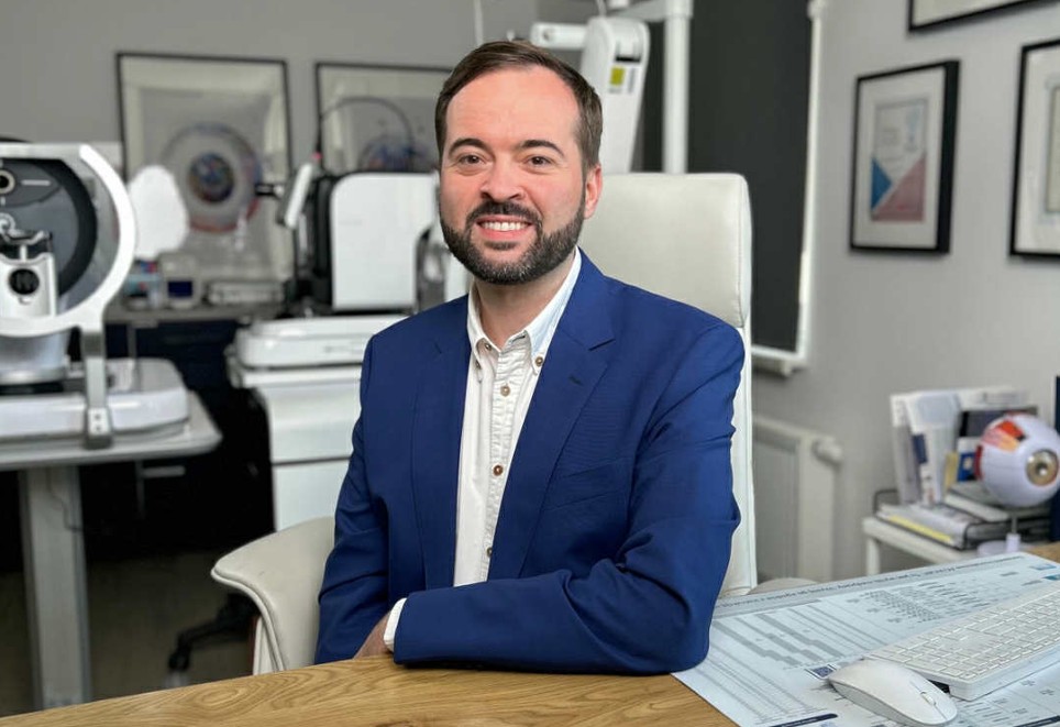 Prof. Adrian Smędowski wraz z zespołem opracował algorytm znacznie zwiększający jakość diagnostyki chorób oczu