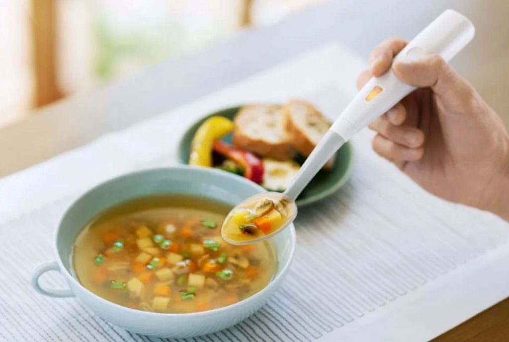 Łyżka generujące smak soli (zdjęcie: Kirim)