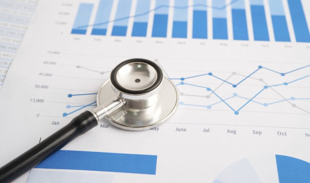 92% Polaków ma dostęp do elektronicznej kartoteki medycznej, ale brakuje na niej wyników badań laboratoryjnych i zdjęć diagnostyki medycznej - wynika z raportu OECD