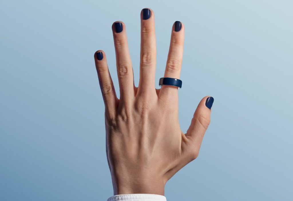 Nowy Oura Ring jest w stanie przewidzieć zbliżające się przeziębienie (zdjęcie: Oura)