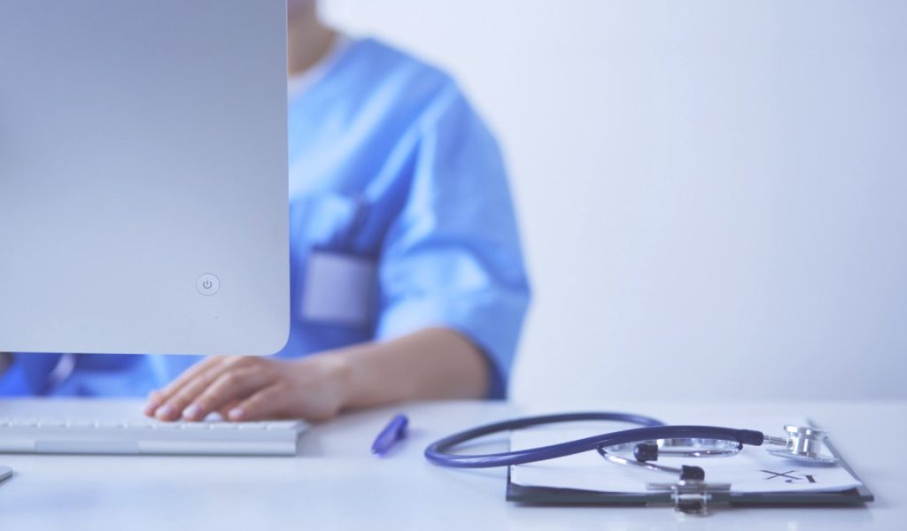 Lekarz może w jednej chwili stracić dostęp do wszystkich kartotek swoich pacjentów, terminów, kontaktów – danych zbieranych przez kilka, kilkanaście lat