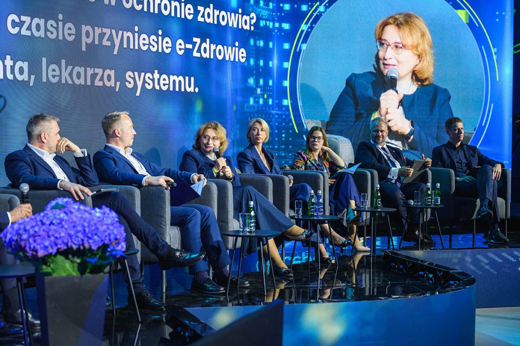 Liczę na to, że dzięki nowym rozwiązaniom będziemy poświęcać mniej czasu na wypełnianie dokumentacji – mówiła prof. Jolanta Walusiak-Skorupa podczas konferencji "Perspektywy e-Zdrowia 2026" (zdjęcie: Centrum e-Zdrowia)