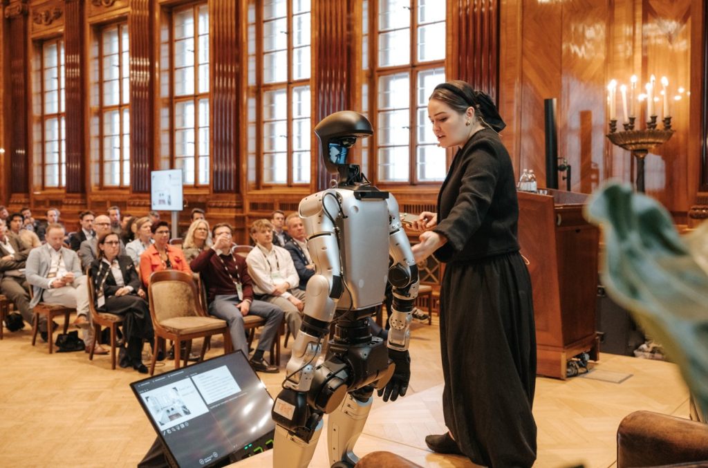 Robot zachwyca podczas konferencji, ale nadal to całkiem prymitywna maszyna